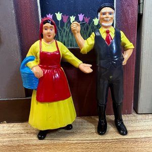 2 Vintage Farmers Villagers Husband & Wife Grandma Grandpa Action Figures